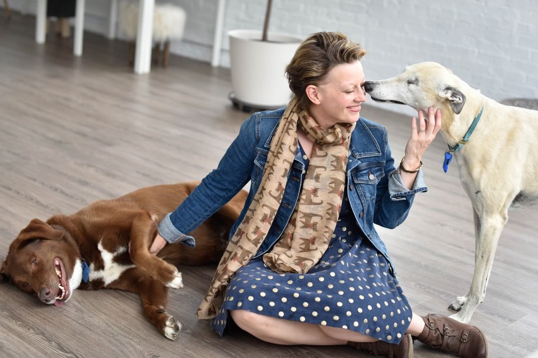 kristen harris with puppies